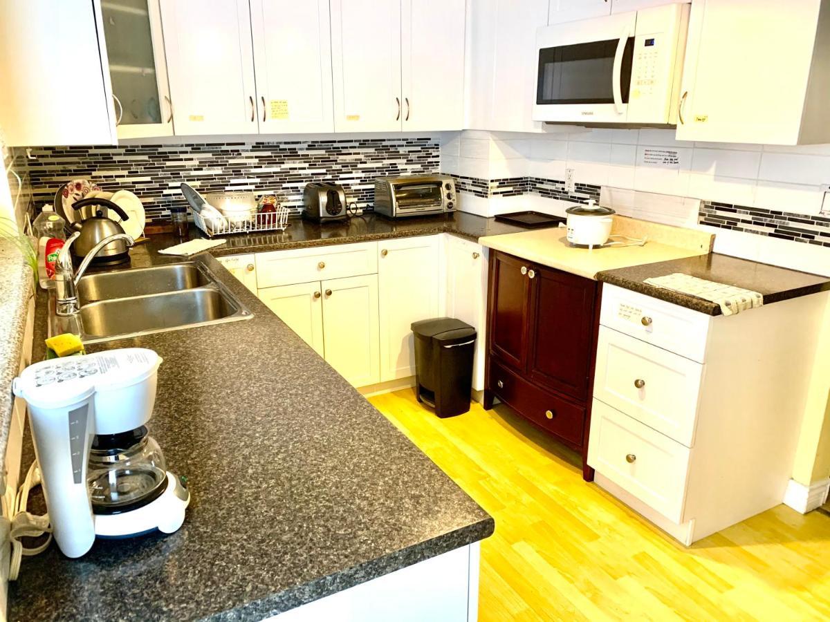 Good Location Apartment Surrey Exterior foto